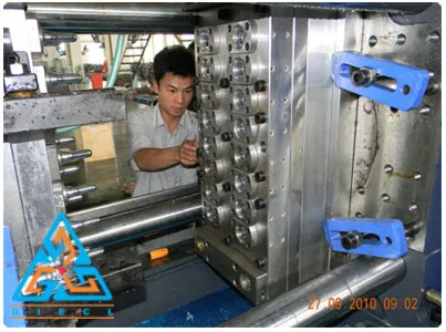 Injection Moulding Machine for Preform and Cap Injection Moulding Machine for Preform and Cap